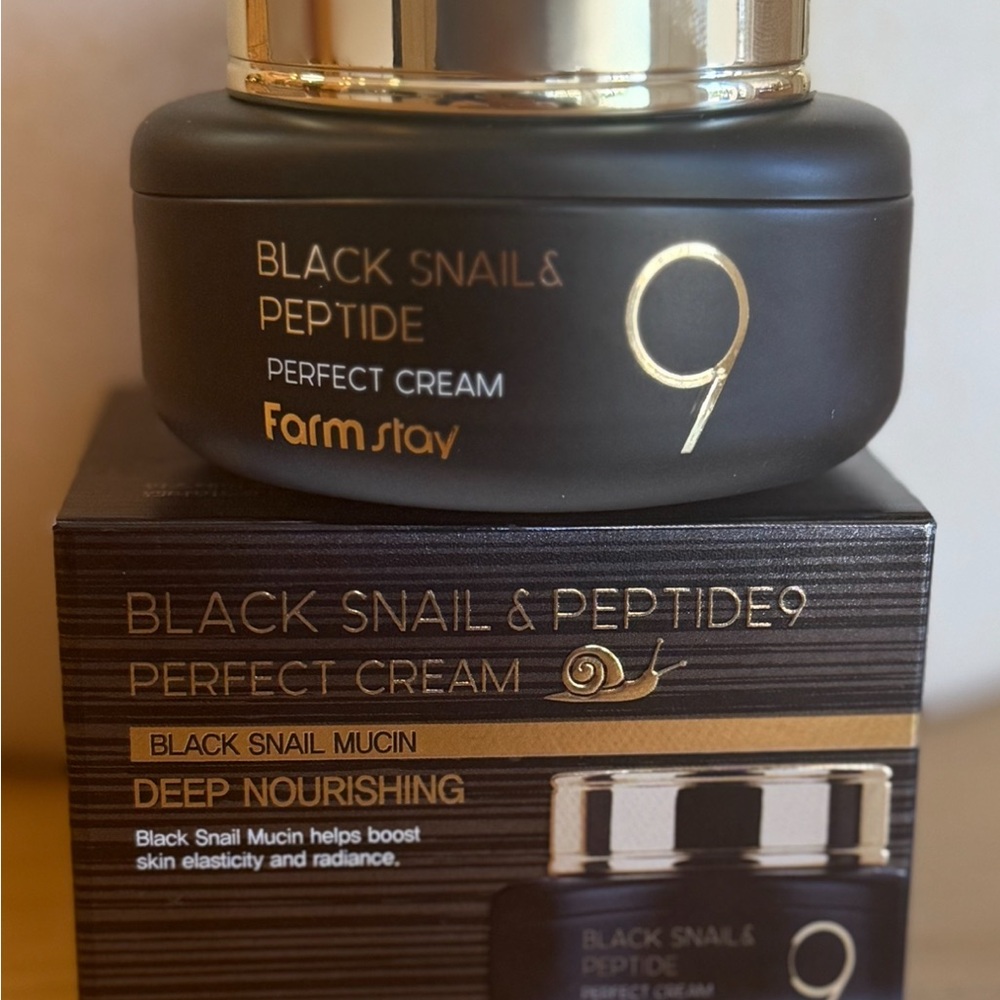 Black Snail & Peptide Perfect Cream